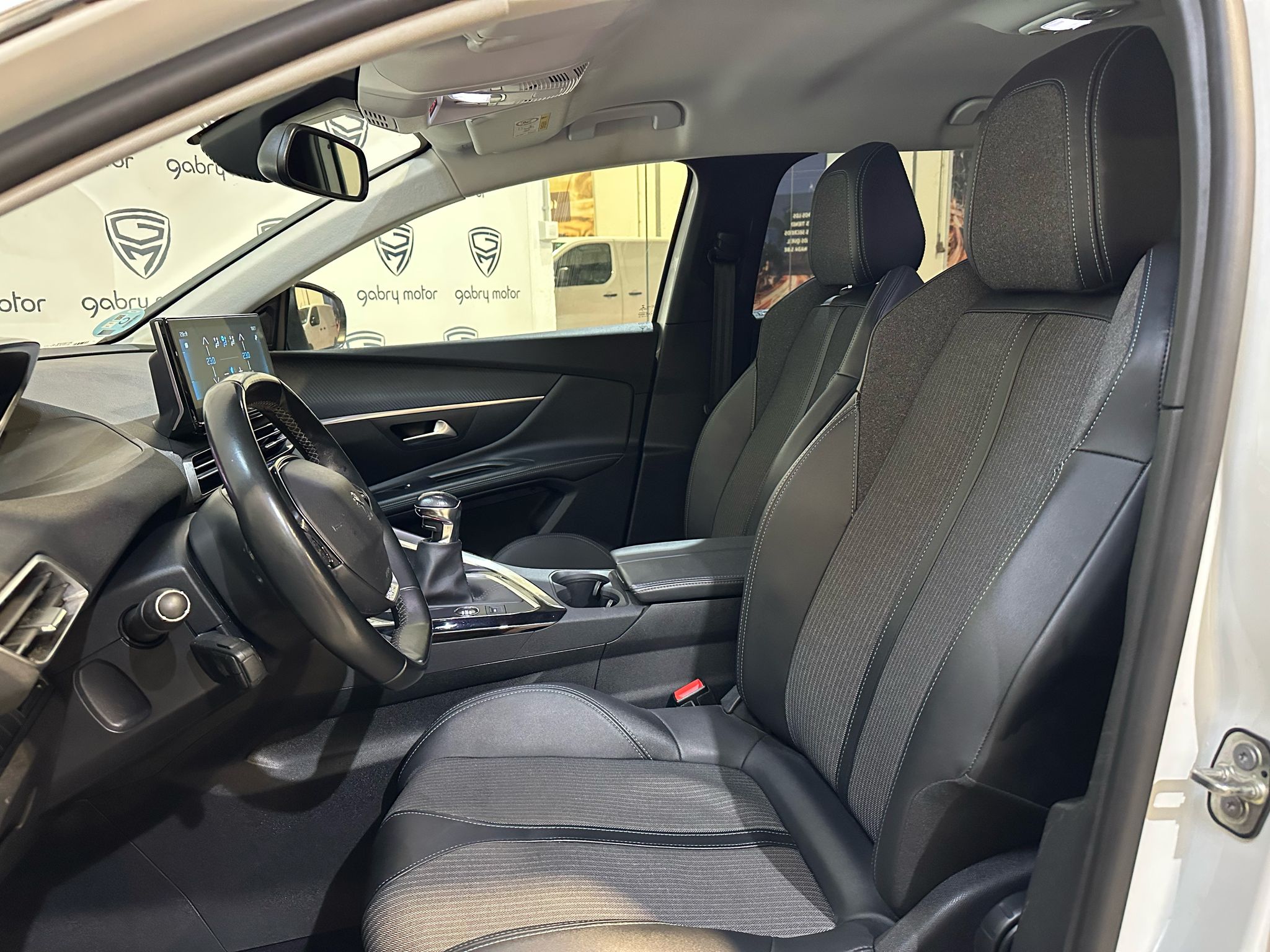 PEUGEOT 5008 1.5 BlueHDI ALLURE PACK